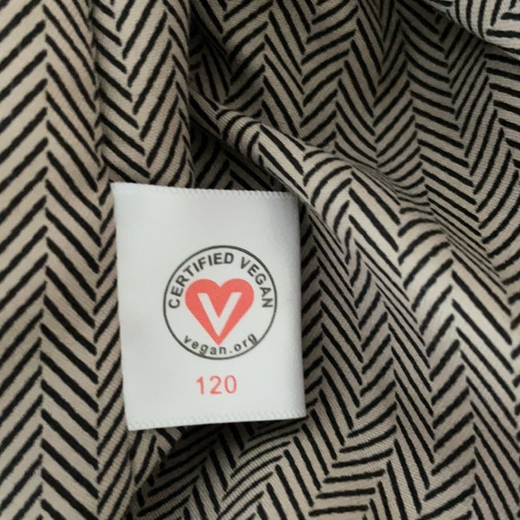 Urban Expressions Certified Vegan Quilted Style Tote Bag - Picture 9 of 10